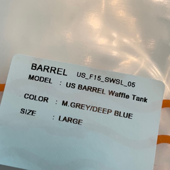 Barrel yoga fitness top. NWT ,size L. Fits C-D cup. Grey , high quality fabric - Picture 5 of 7